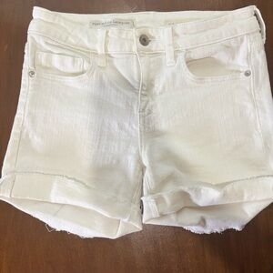 - Anthropology pilcro Cream Denim Shorts Sz 26